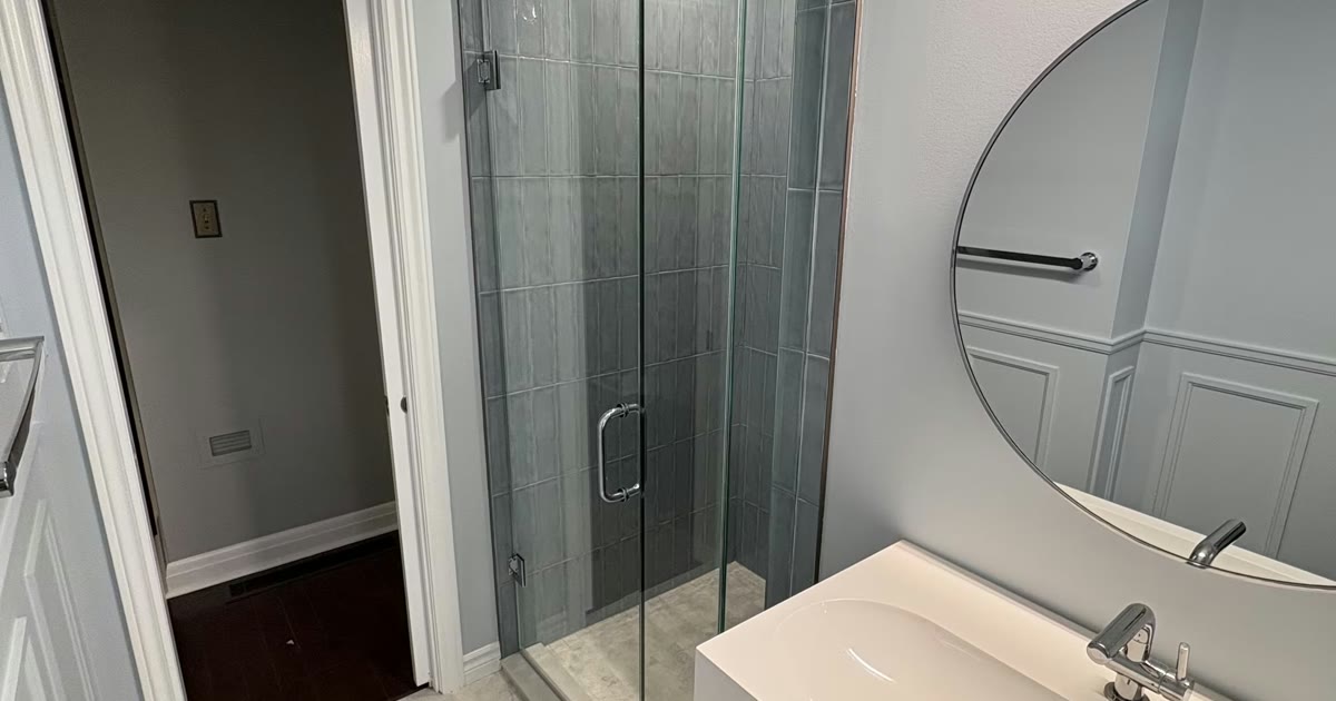 Ensuite glass shower renovation — HandKind Construction, Paris Ontario