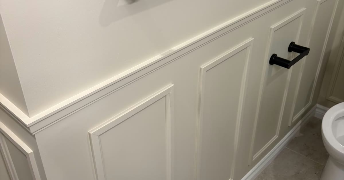 Bathroom wainscoting with black fixtures — HandKind Construction, Brantford Ontario